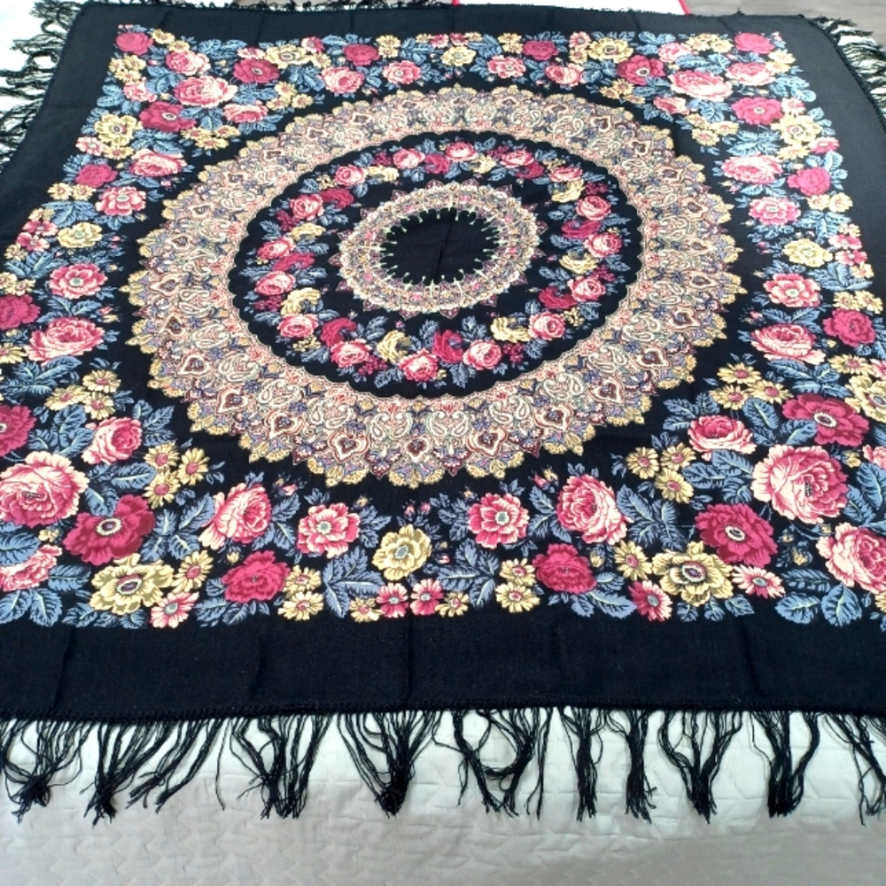 PAVLOV PASAD SHAWL 💮 NWOT
